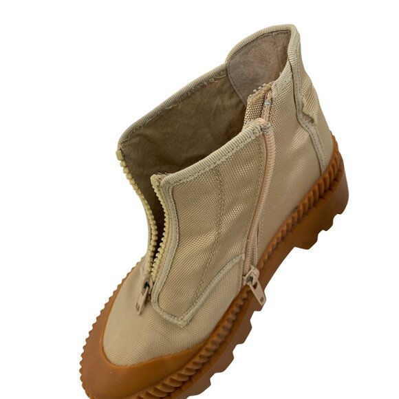 Anthro Silent D Beige Canvas High Top Zip Ankle Boots Size 5 Lug 8121 - Picture 9 of 11